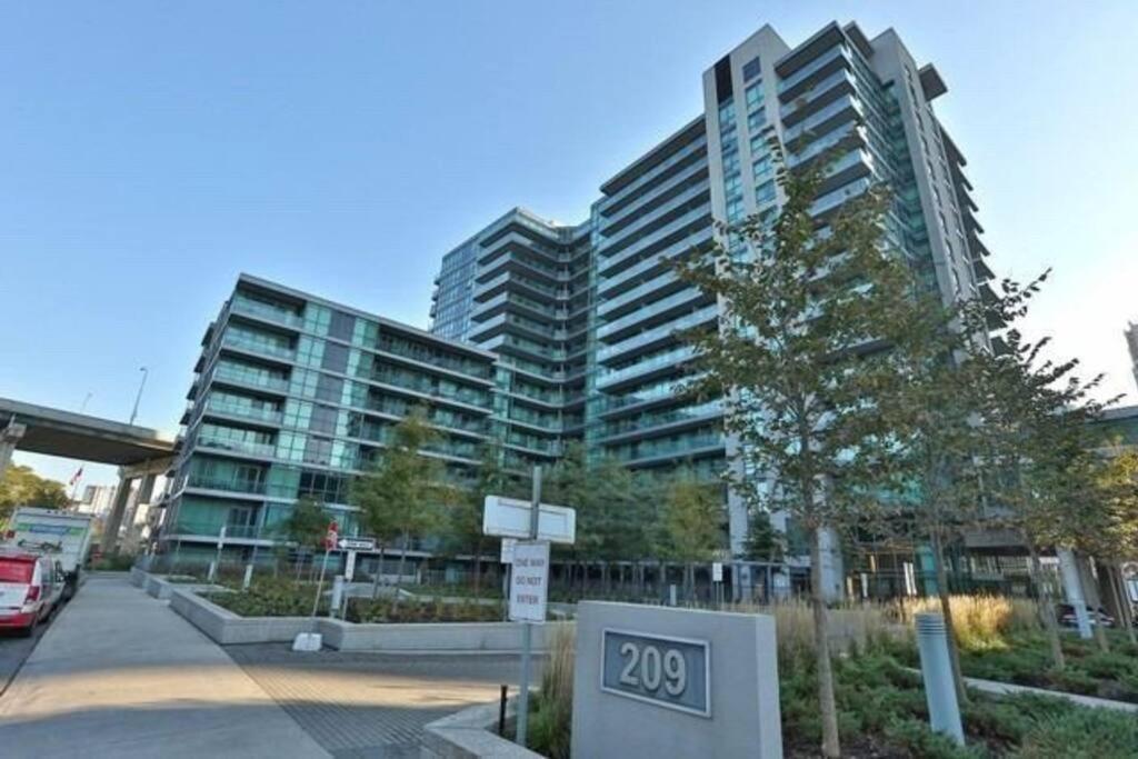 Lake View Apartment W/Parking! Toronto Extérieur photo