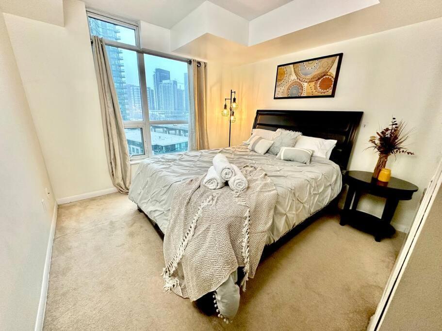 Lake View Apartment W/Parking! Toronto Extérieur photo