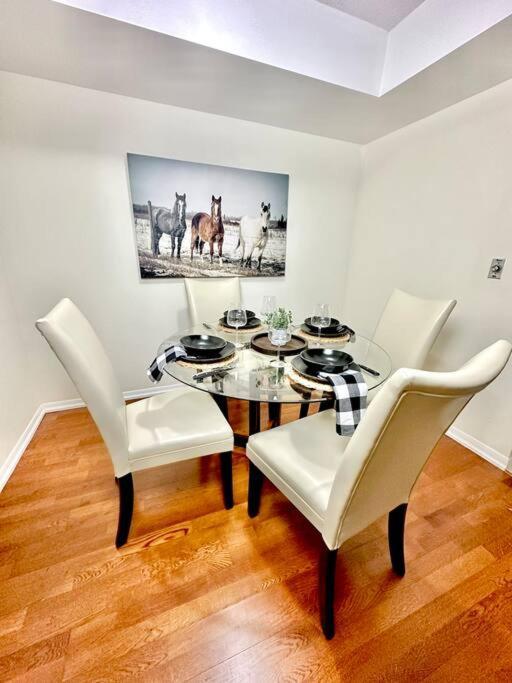 Lake View Apartment W/Parking! Toronto Extérieur photo