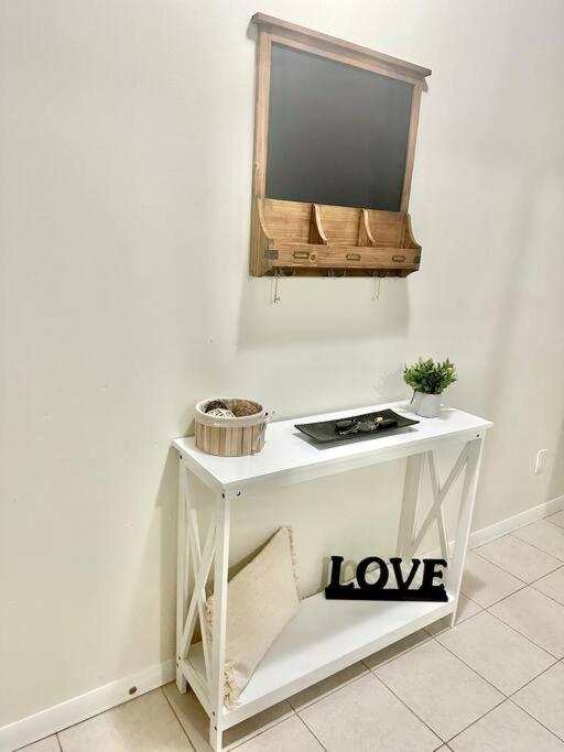 Lake View Apartment W/Parking! Toronto Extérieur photo